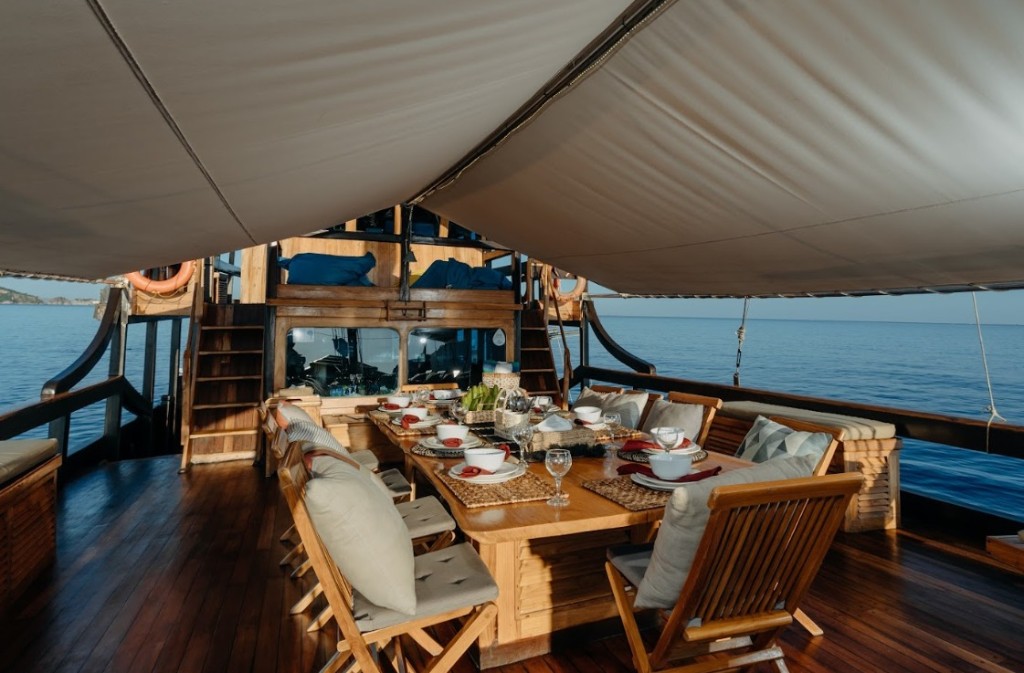 Private Deluxe 1 - Image 2