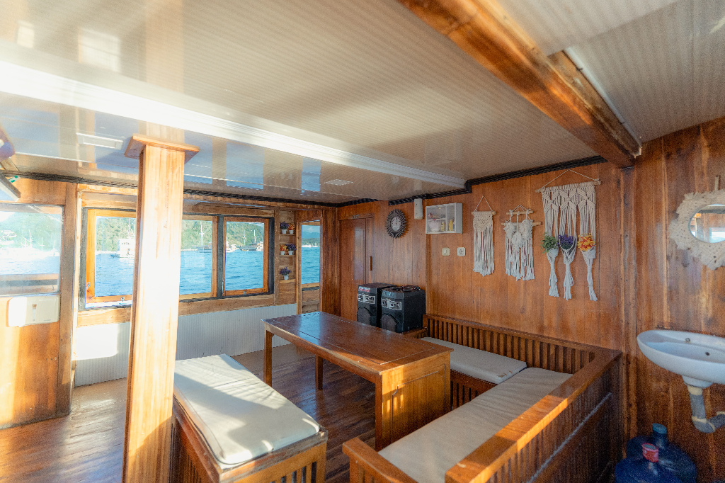 Superior 4 - Image 2