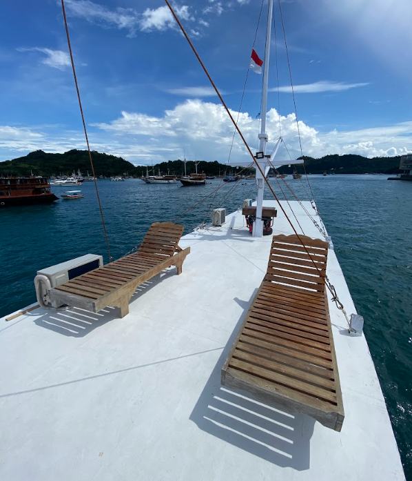 Private Deluxe 14 - Image 3