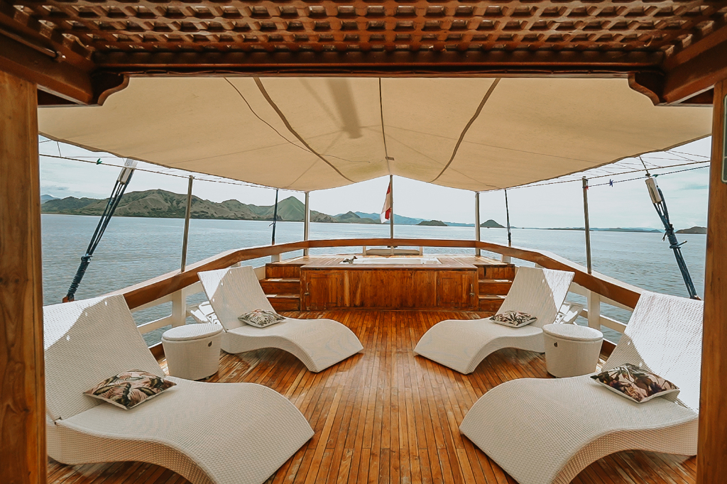 Private Deluxe 3 - Image 2