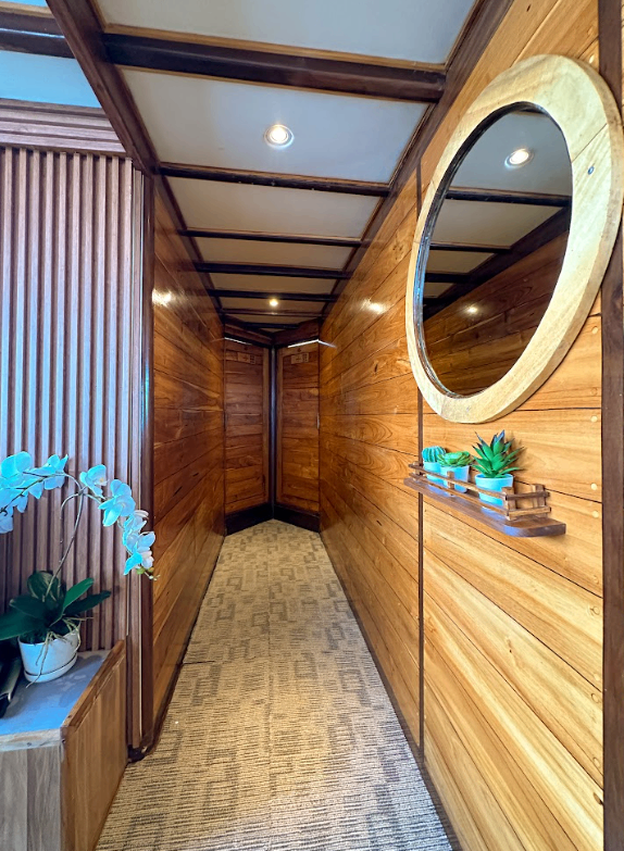 Private Deluxe 12 - Image 2