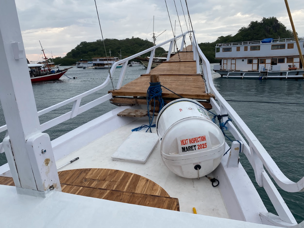 Private Deluxe 13 - Image 3