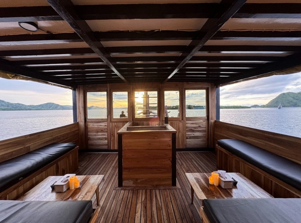 Private Deluxe 7 - Image 2