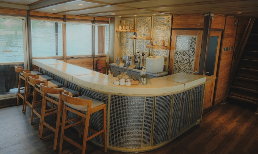 Private Luxury 3 - Image 1