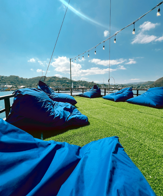 Private Deluxe 10 - Image 3