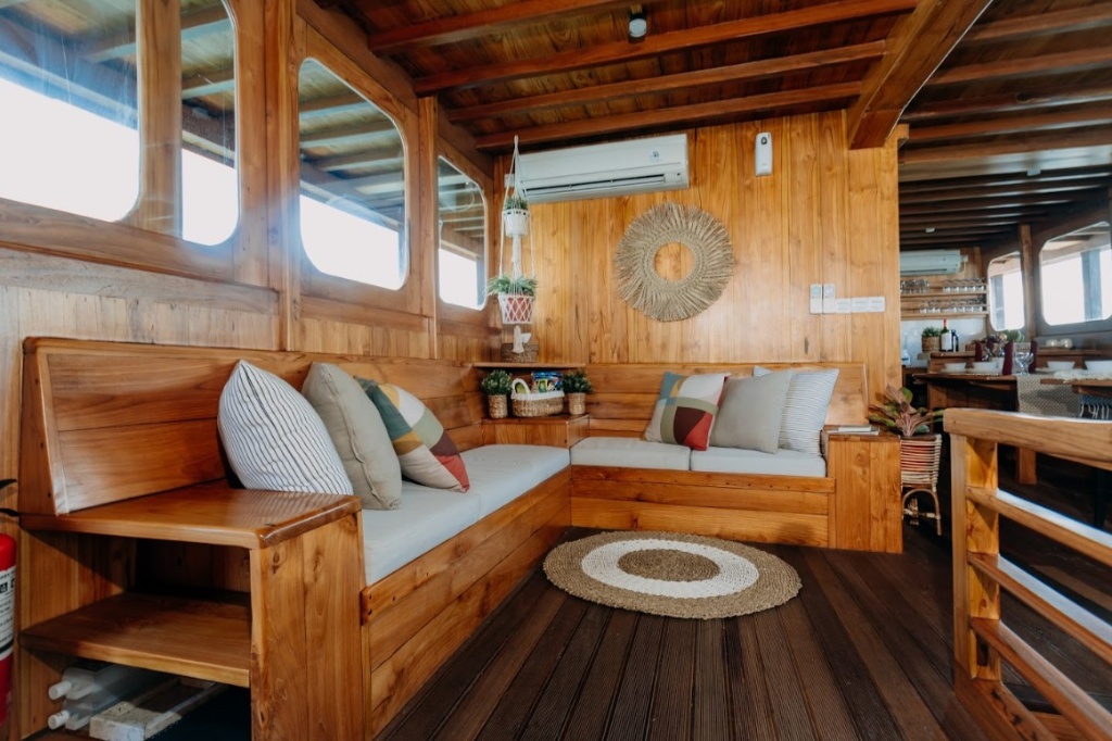 Private Deluxe 2 - Image 3