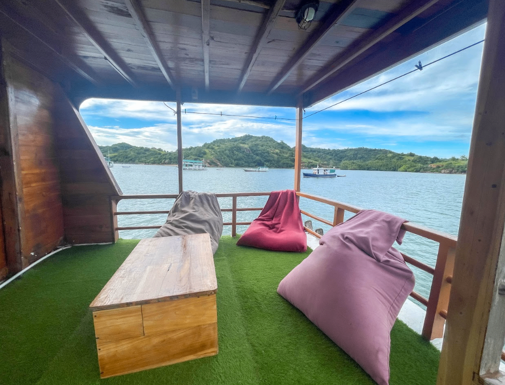 Private Deluxe 15 - Image 2