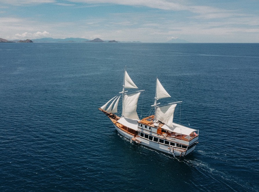 Private Deluxe 3-image