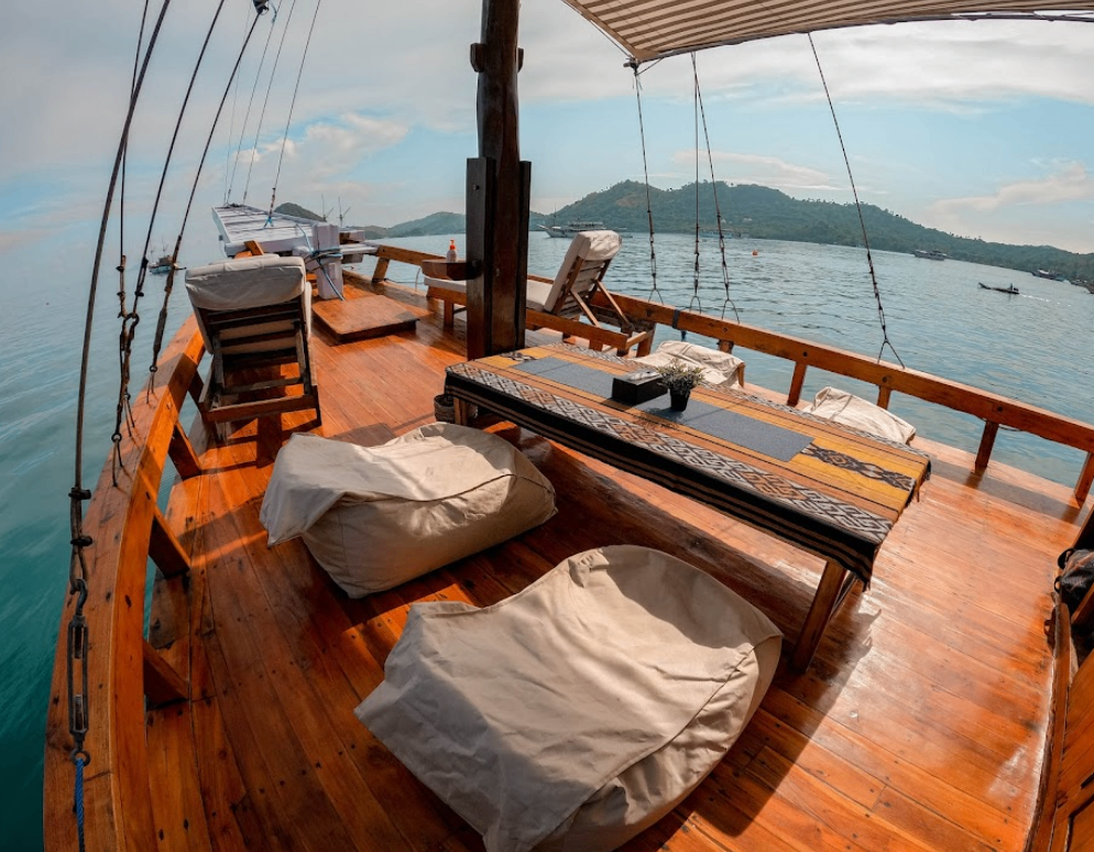 Private Deluxe 19 - Image 1