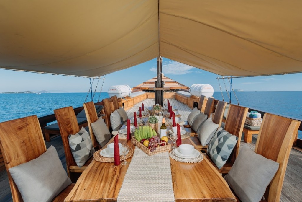 Private Deluxe 2 - Image 1