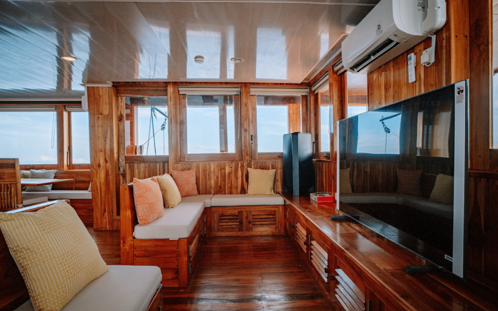 Private Deluxe 5 - Image 2