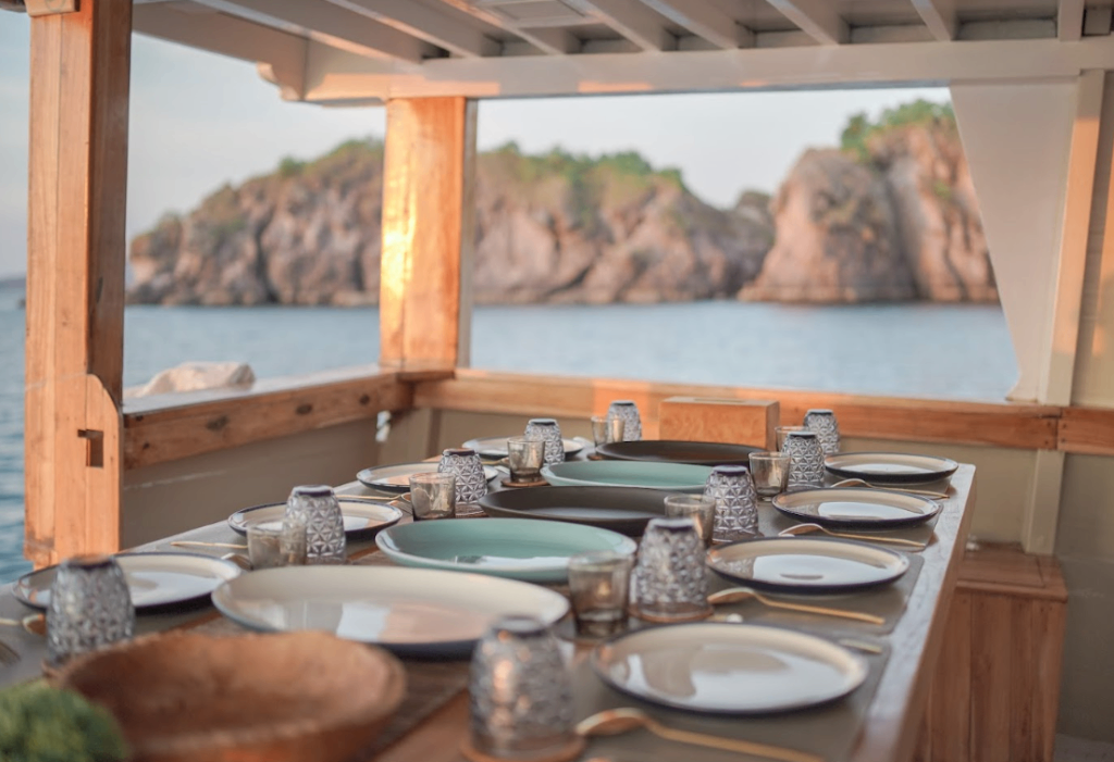 Private Deluxe 23 - Image 2