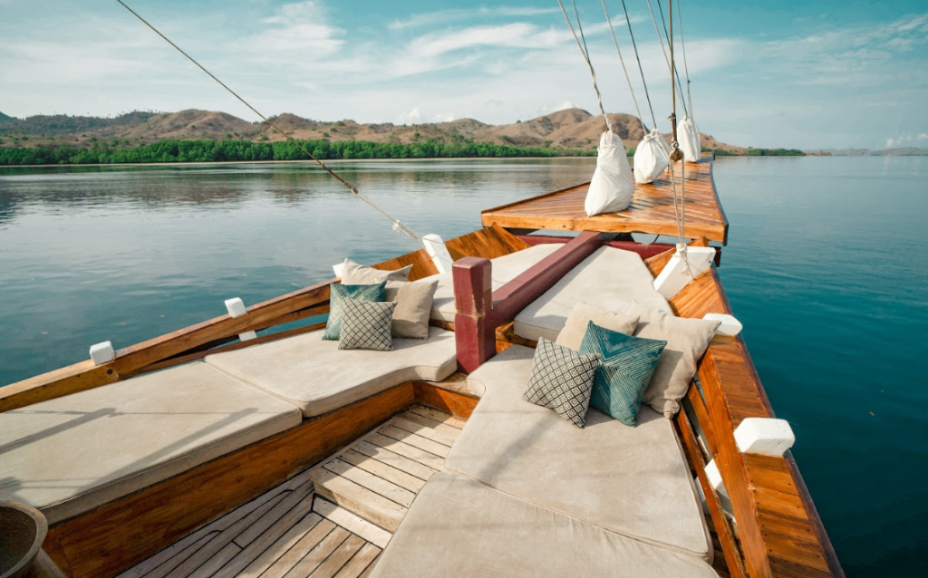 Private Deluxe 12 - Image 1