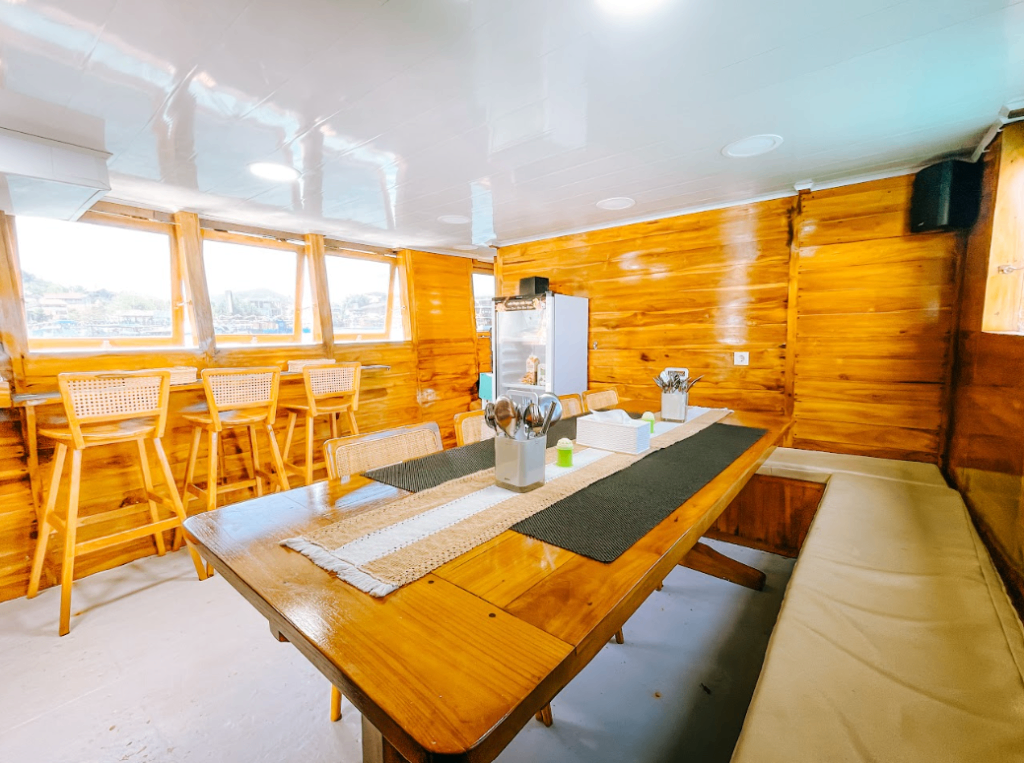 Private Deluxe 11 - Image 2