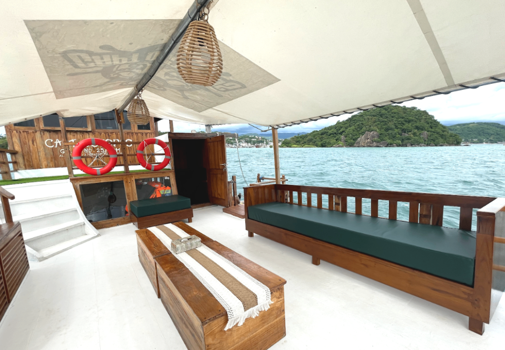 Private Deluxe 15 - Image 1