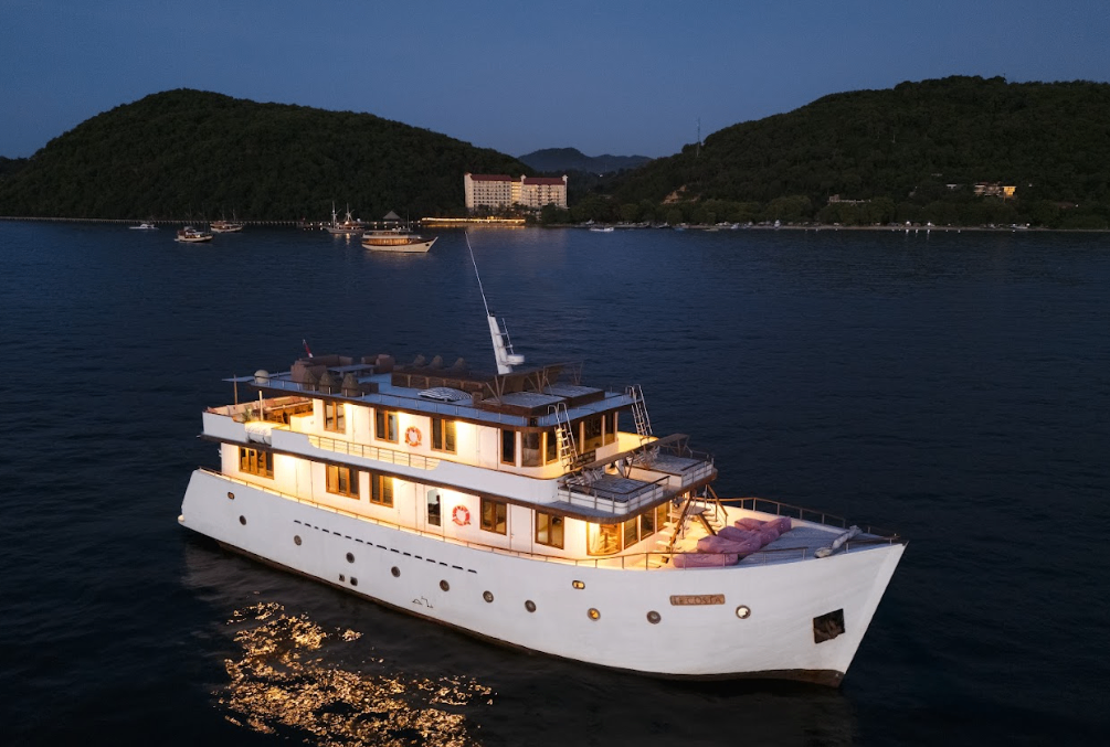 Private Luxury 8-image