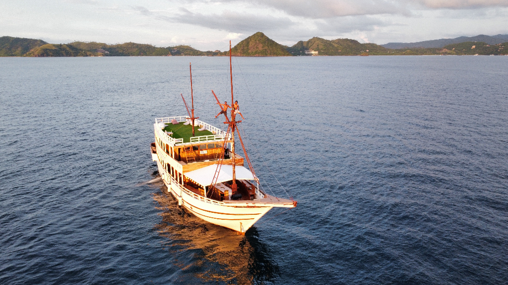 Private Deluxe 4-image