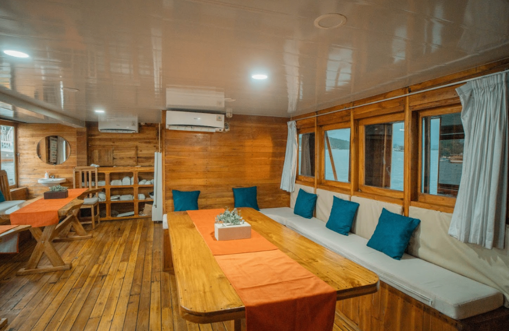 Private Deluxe 6 - Image 3