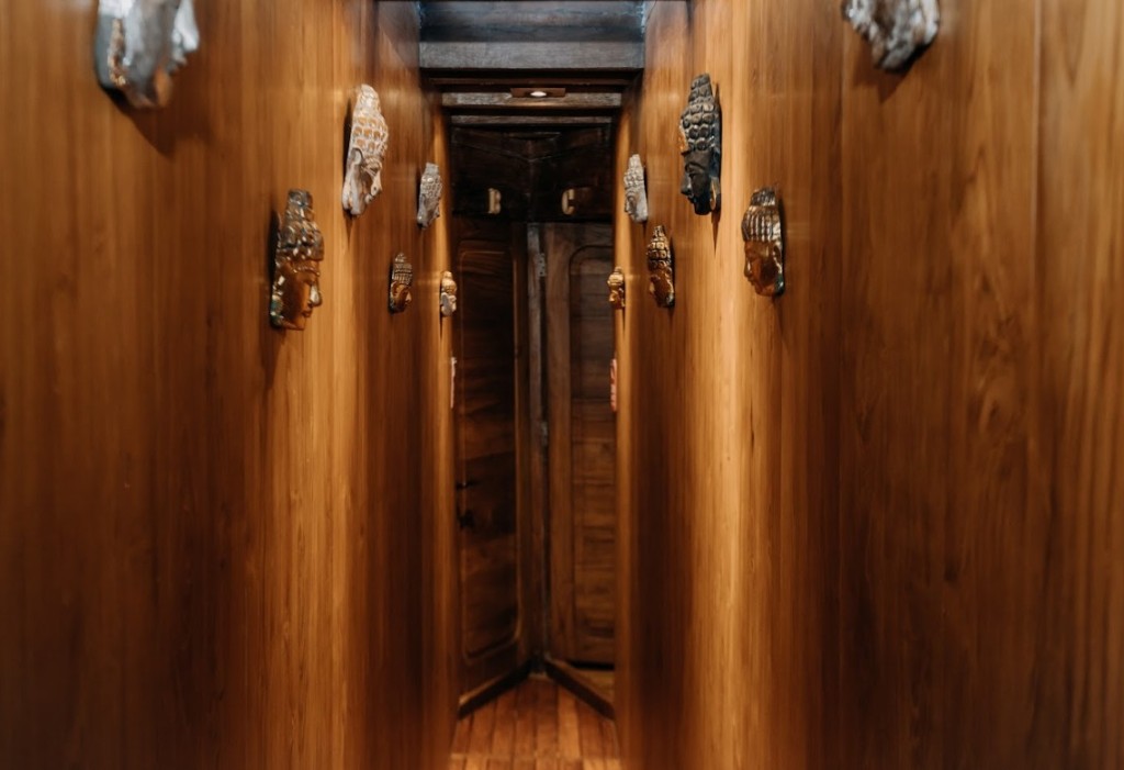 Private Deluxe 1 - Image 1