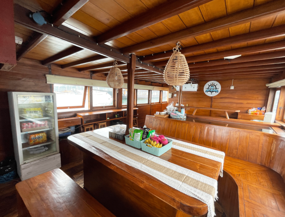 Private Deluxe 15 - Image 3