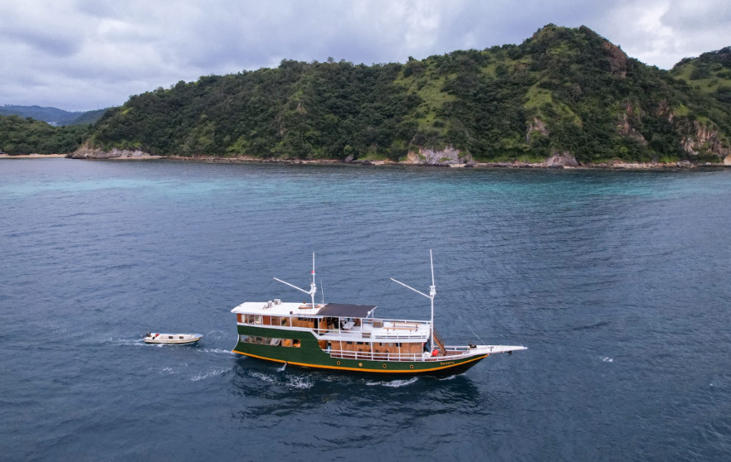 Private Deluxe 16-image