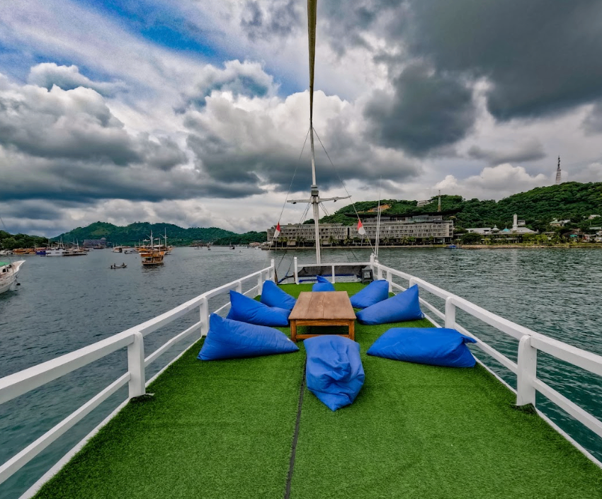 Private Deluxe 20 - Image 1